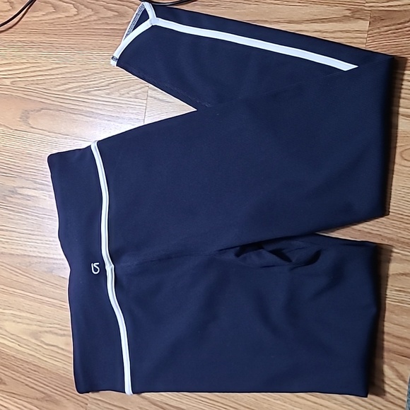 GapFit medium navy blue 3/4 leggings - Picture 2 of 3